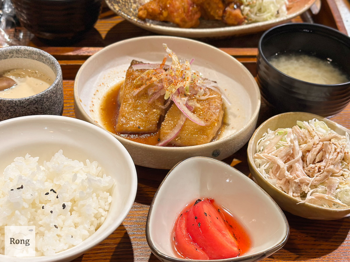 六朝天丼推薦餐點：醬燒鮮魚定食
