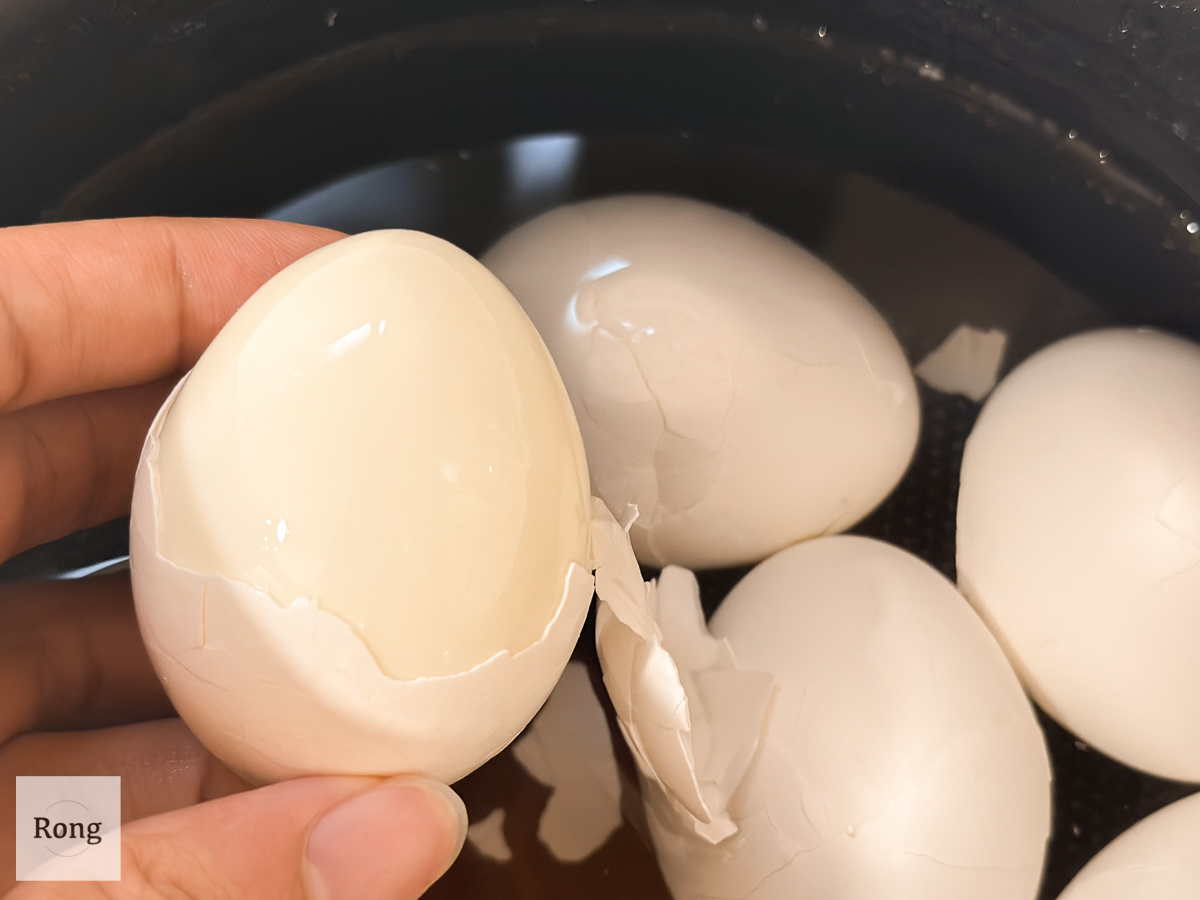 日式溏心蛋 步驟 4 冷水降溫雞蛋