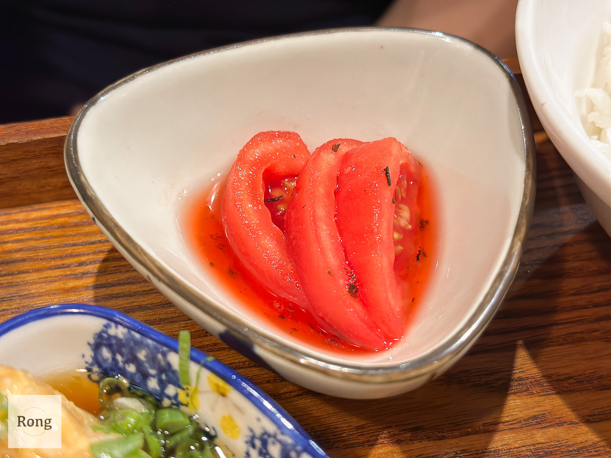 六朝天丼定食配菜 梅漬番茄