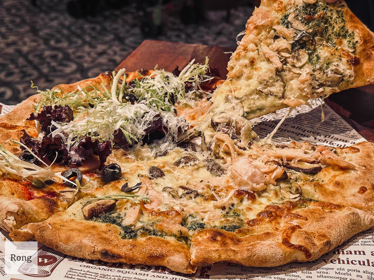 默爾義大利餐廳推薦餐點 羅勒青醬燻雞野菇披薩_